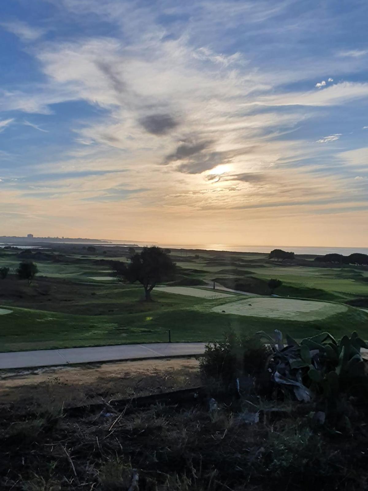 Sunshine - Golfplayer And Holidays